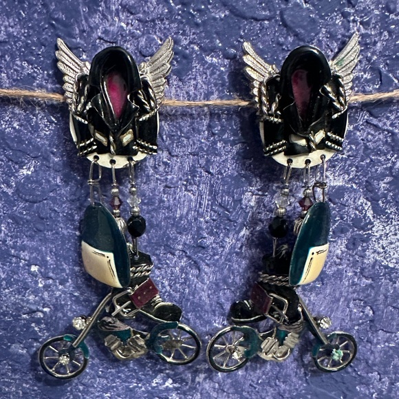 Vintage Lunch at the Ritz Rare Vintage enamel Biker clip-on dangling earrings - Picture 1 of 6